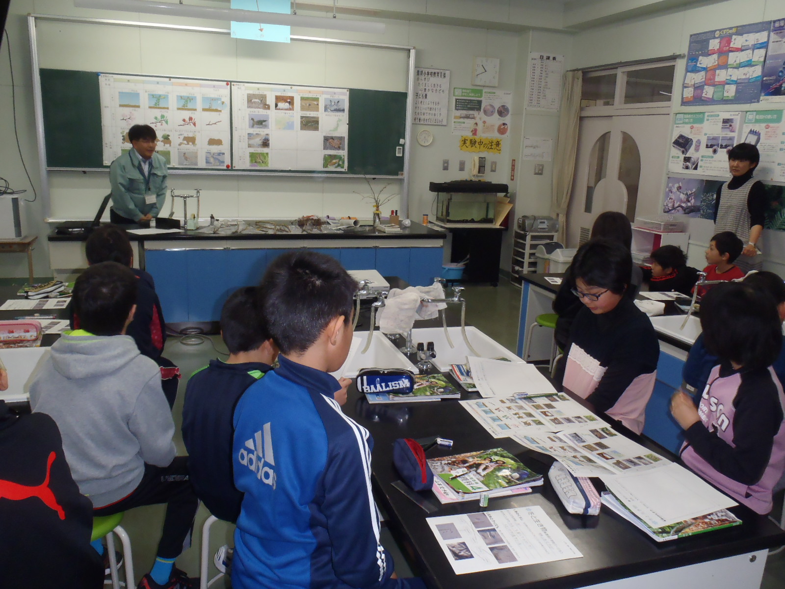 川の生き物や環境について理科の授業を行いました～豊頃町立豊頃小学校 4年・6年～｜（株）北開水工コンサルタント